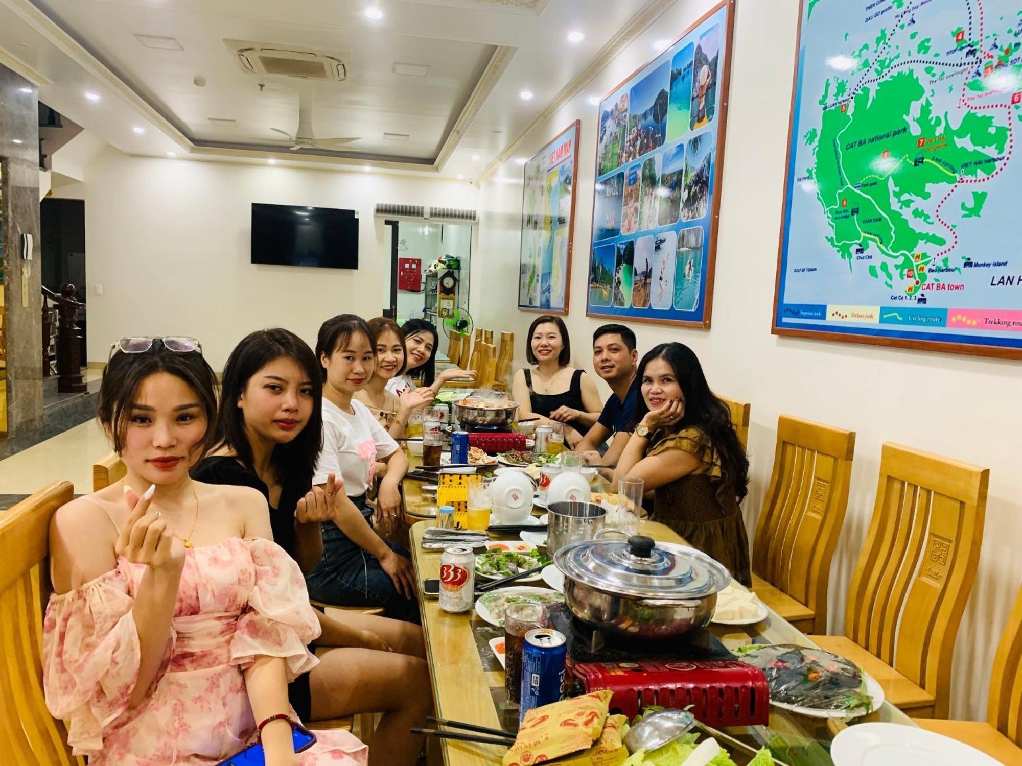 Tung Quang Hotel Dong Khe Sau Экстерьер фото
