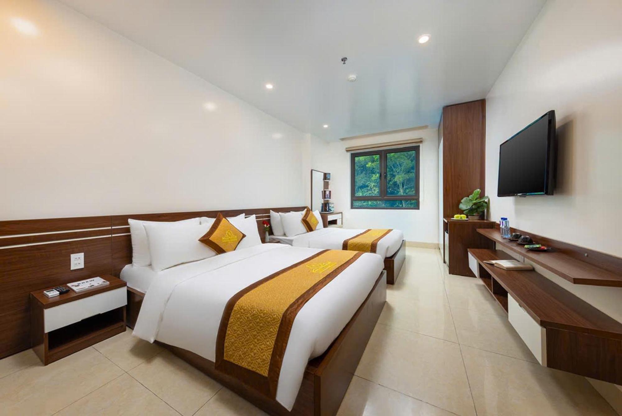 Tung Quang Hotel Dong Khe Sau Экстерьер фото